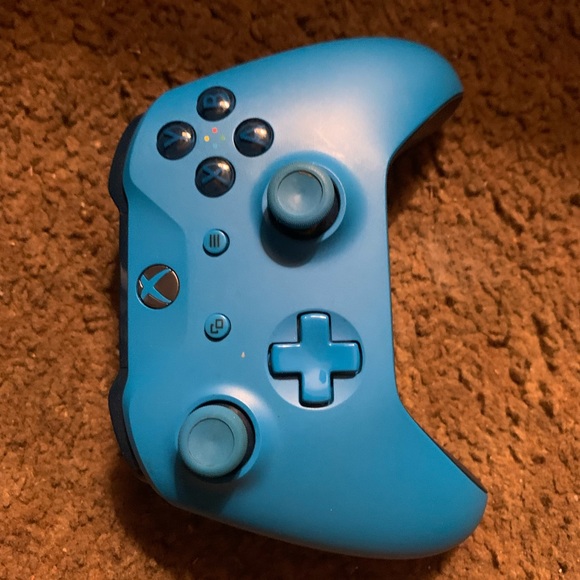 X box 1s controller we can negotiate - Picture 2 of 3